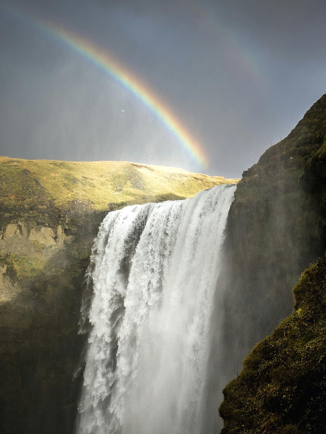 瀑布彩虹图片自然风景