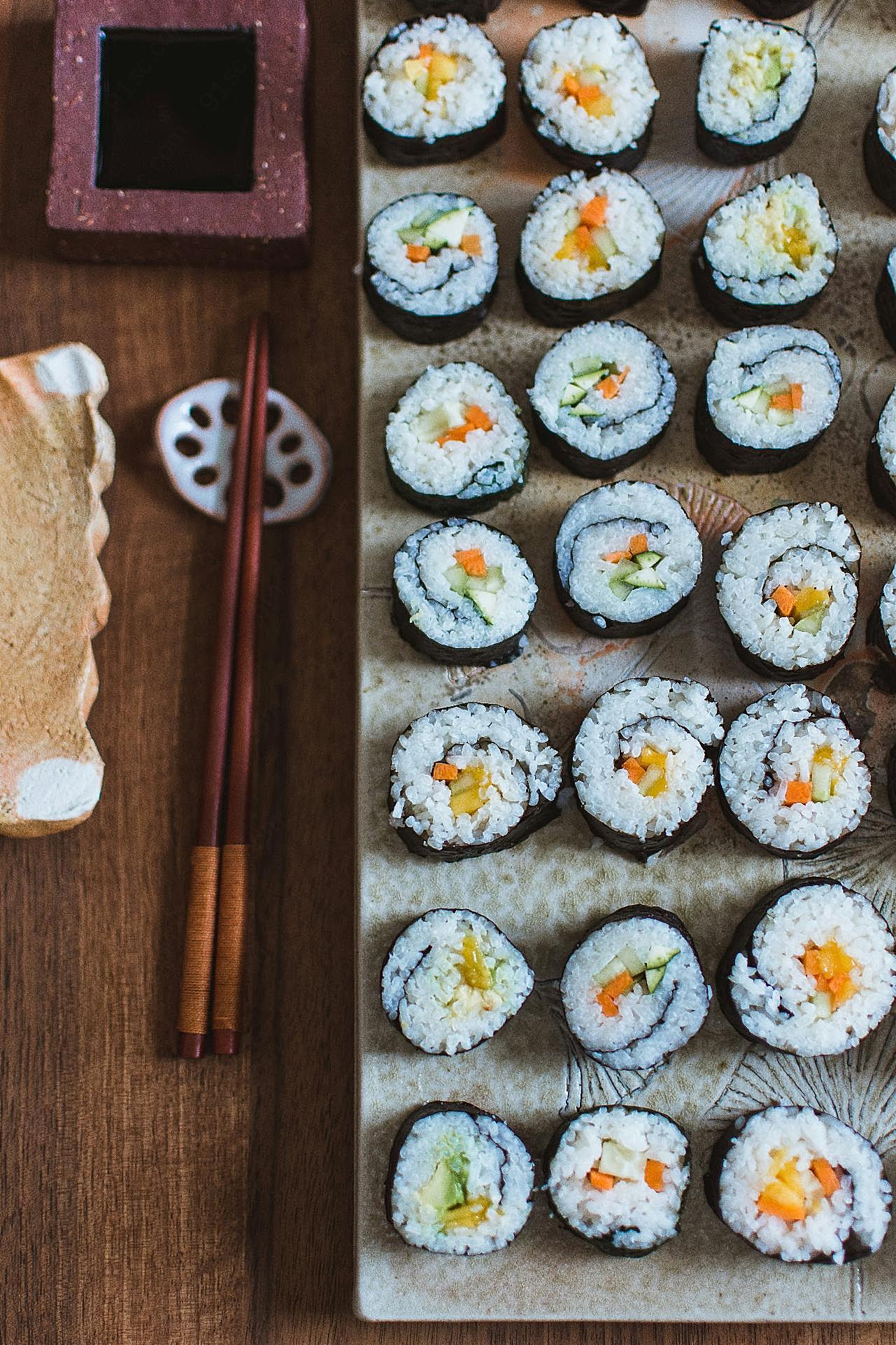 经典海苔卷寿司图片餐饮摄影