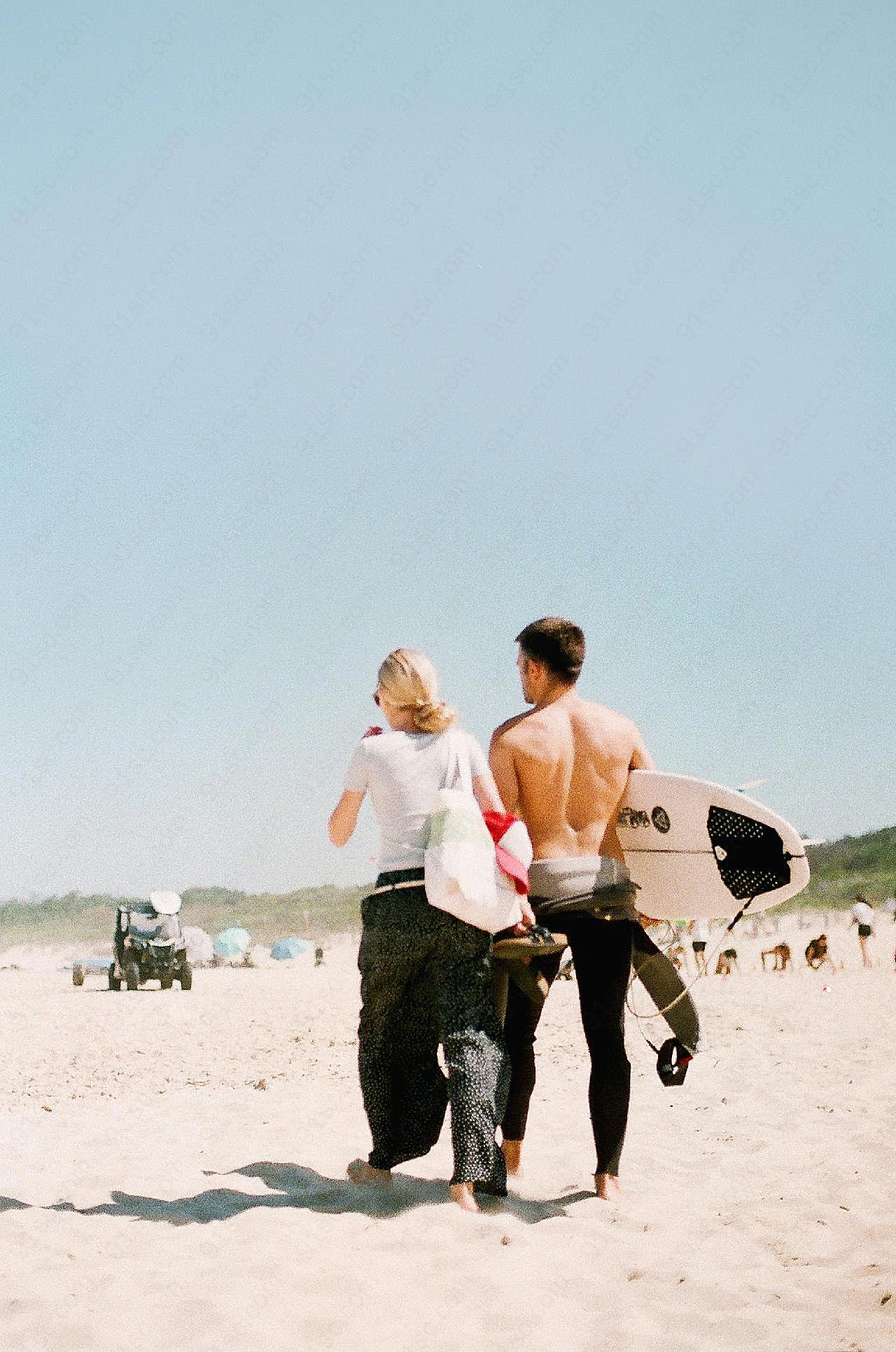 沙滩情侣背影图片高清人物