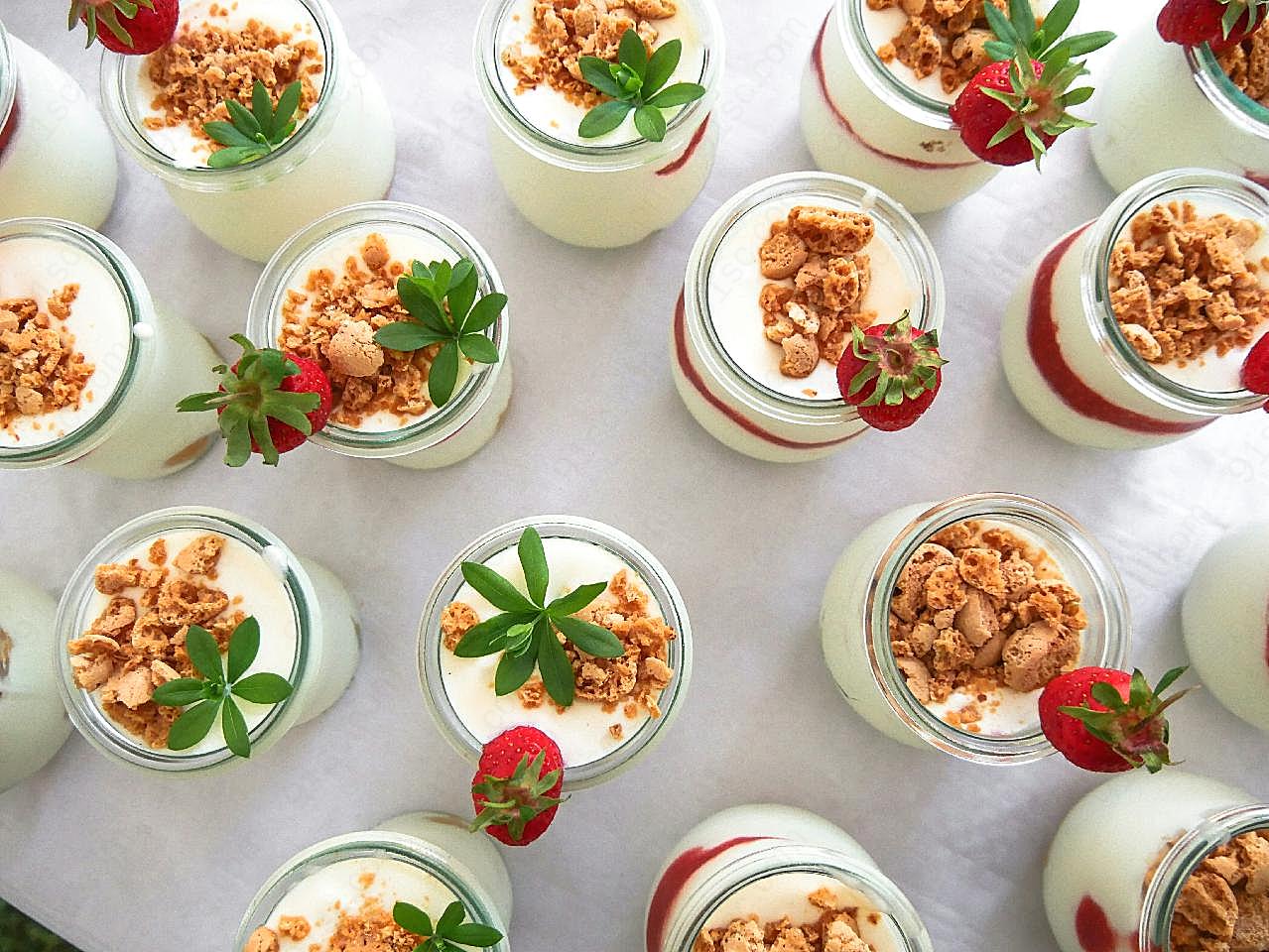 自制草莓酸奶图片餐饮摄影