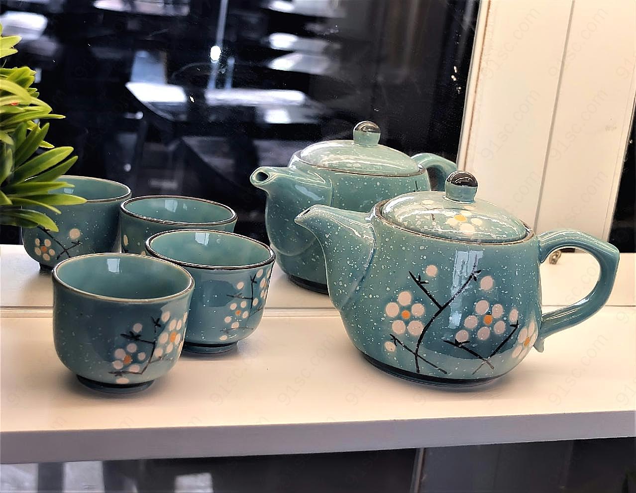 精美陶瓷茶壶图片生活用品