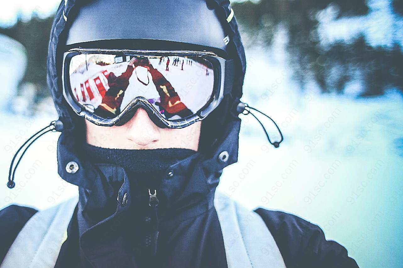滑雪装束图片人物速写