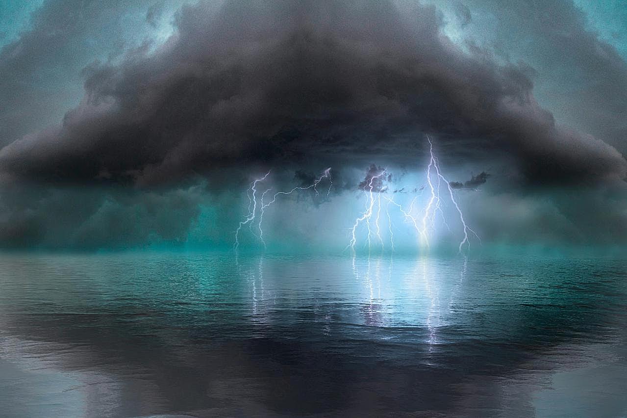 湖面雷暴闪电图片自然高清