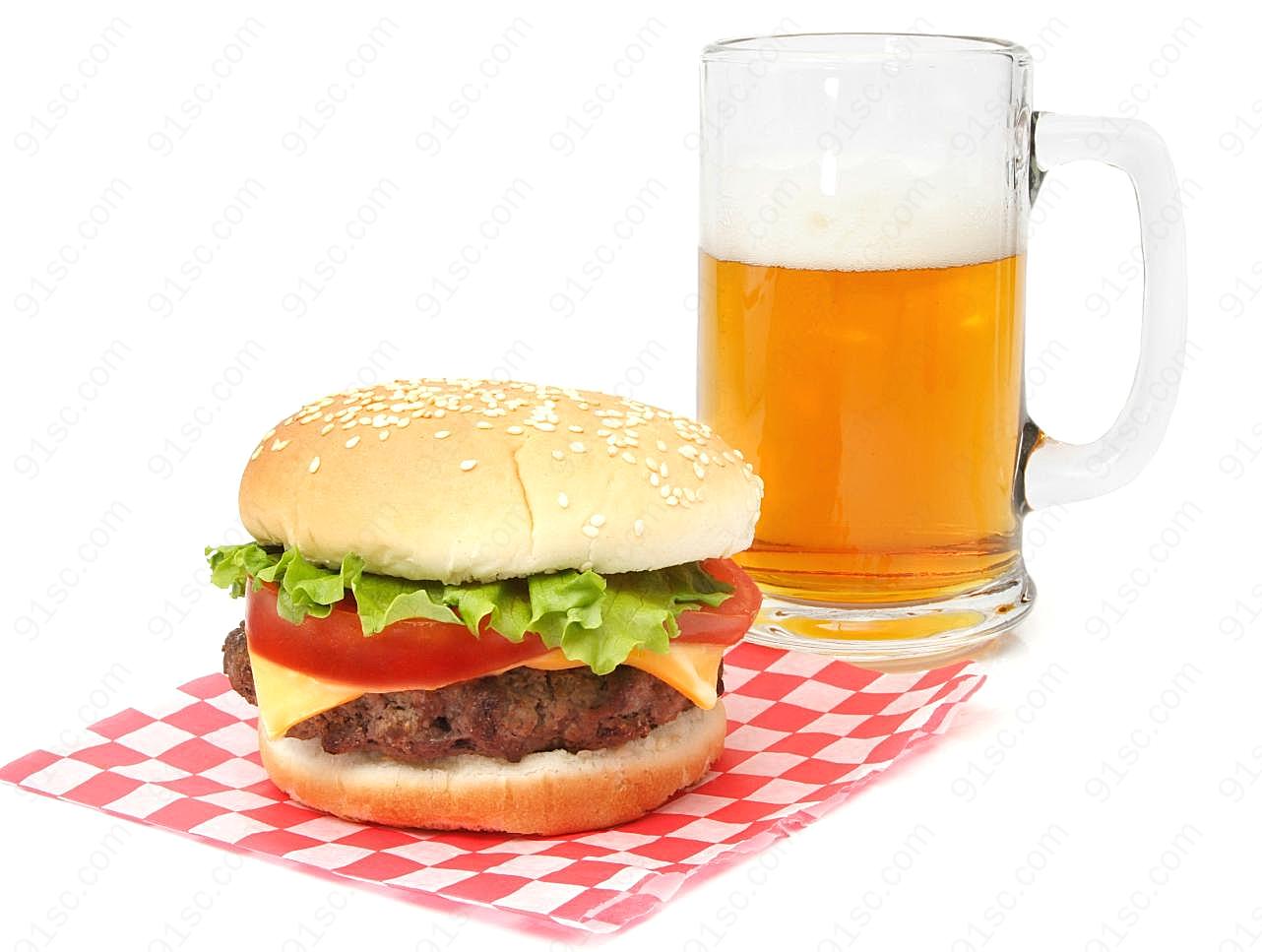 牛肉汉堡和啤酒图片摄影美食