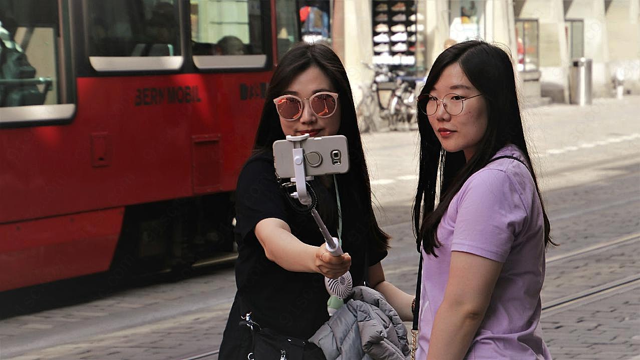 旅行姐妹花自拍照图片人物速写