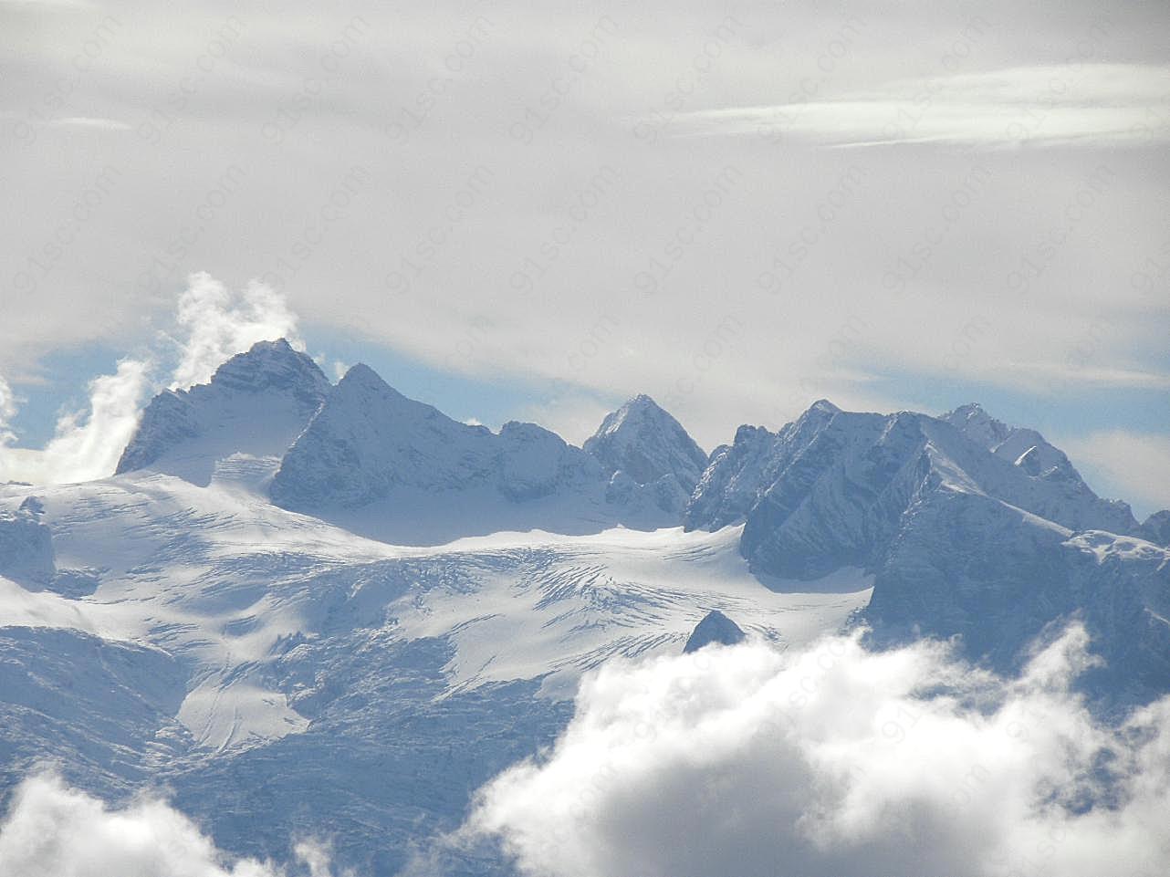 高清雪山桌面背景图片自然