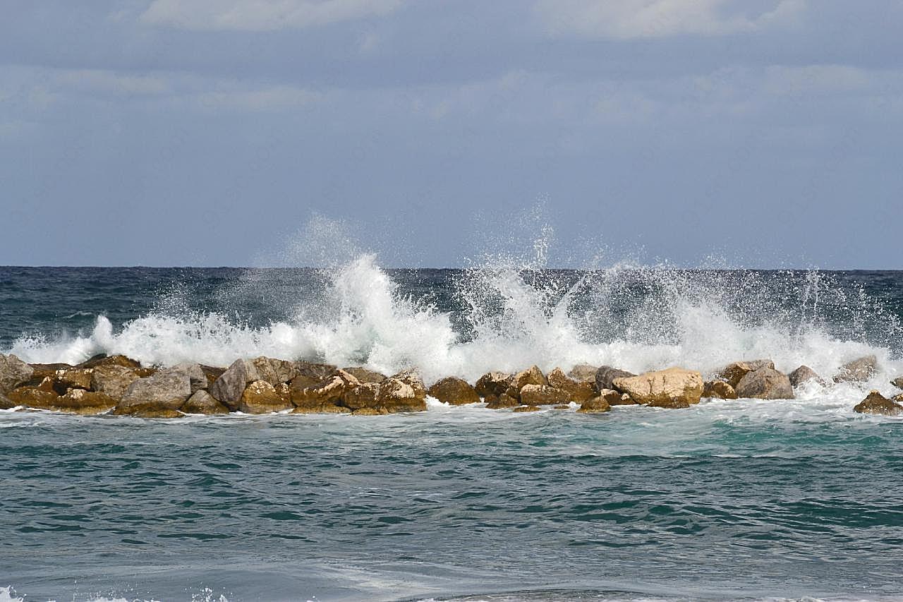 海浪击石图片风景
