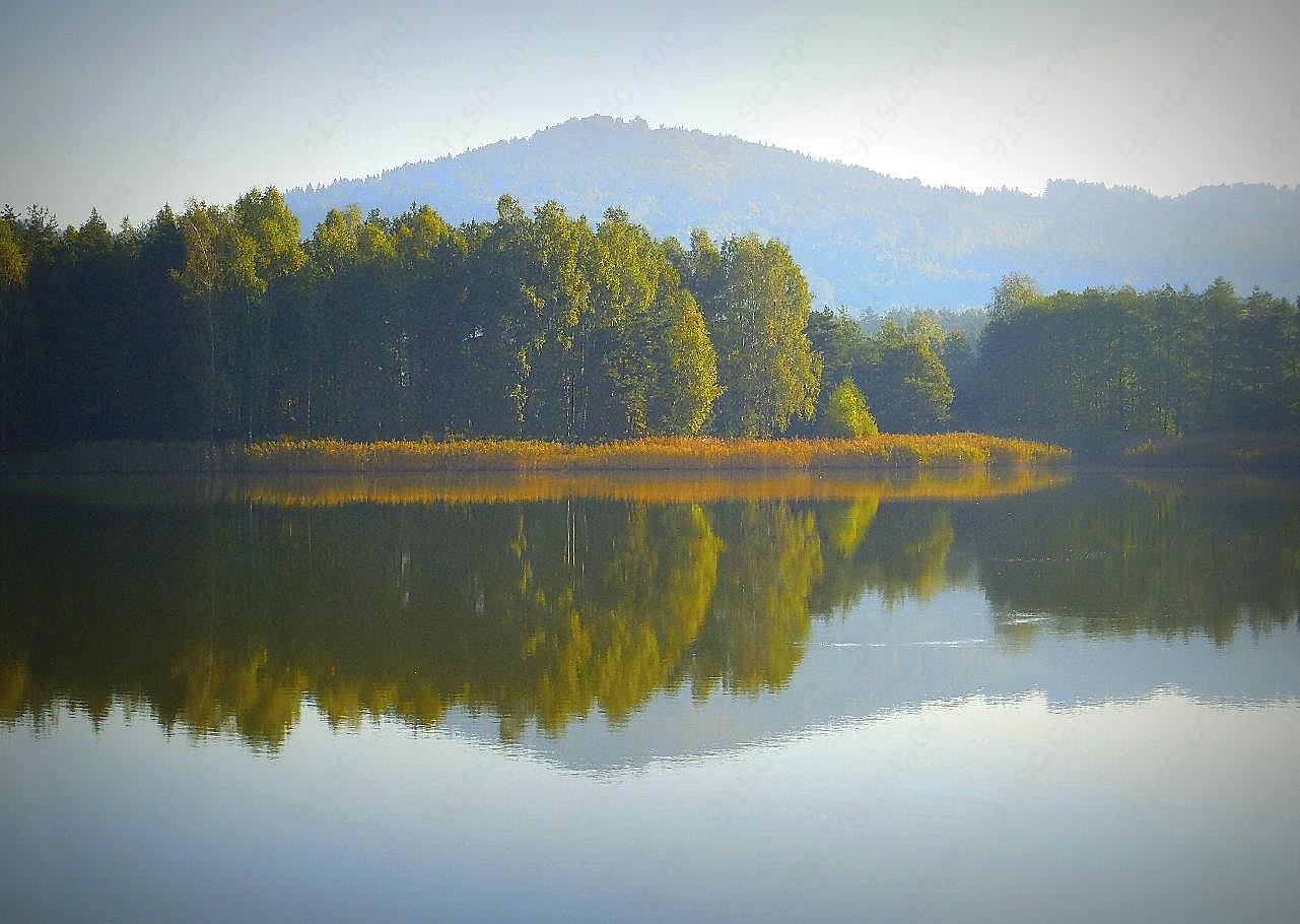 秋季自然湖泊图片