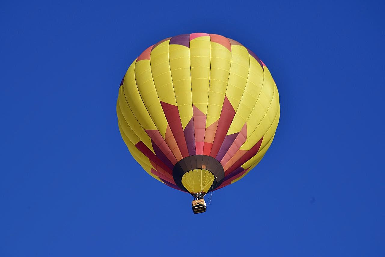 热气球高飞图片夏日色彩图片
