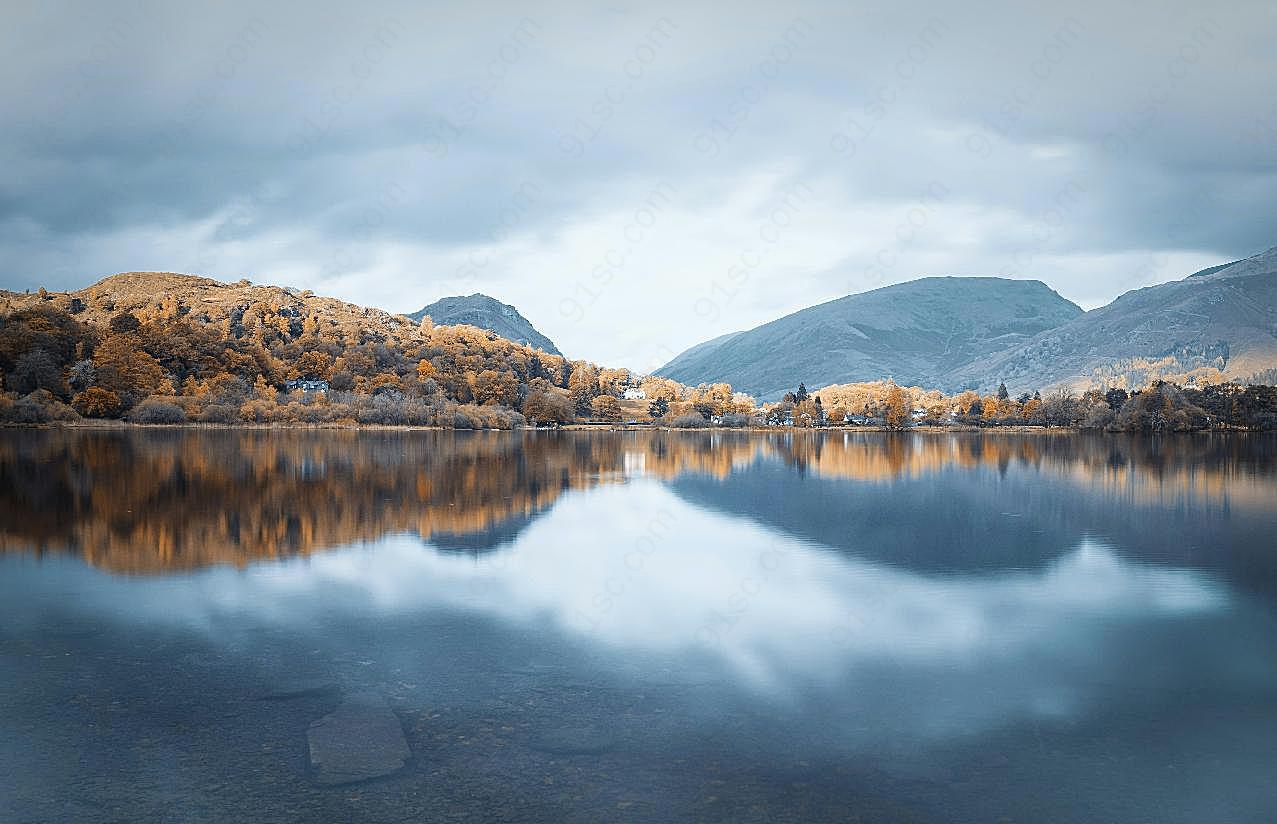 秋季山水湖泊图片