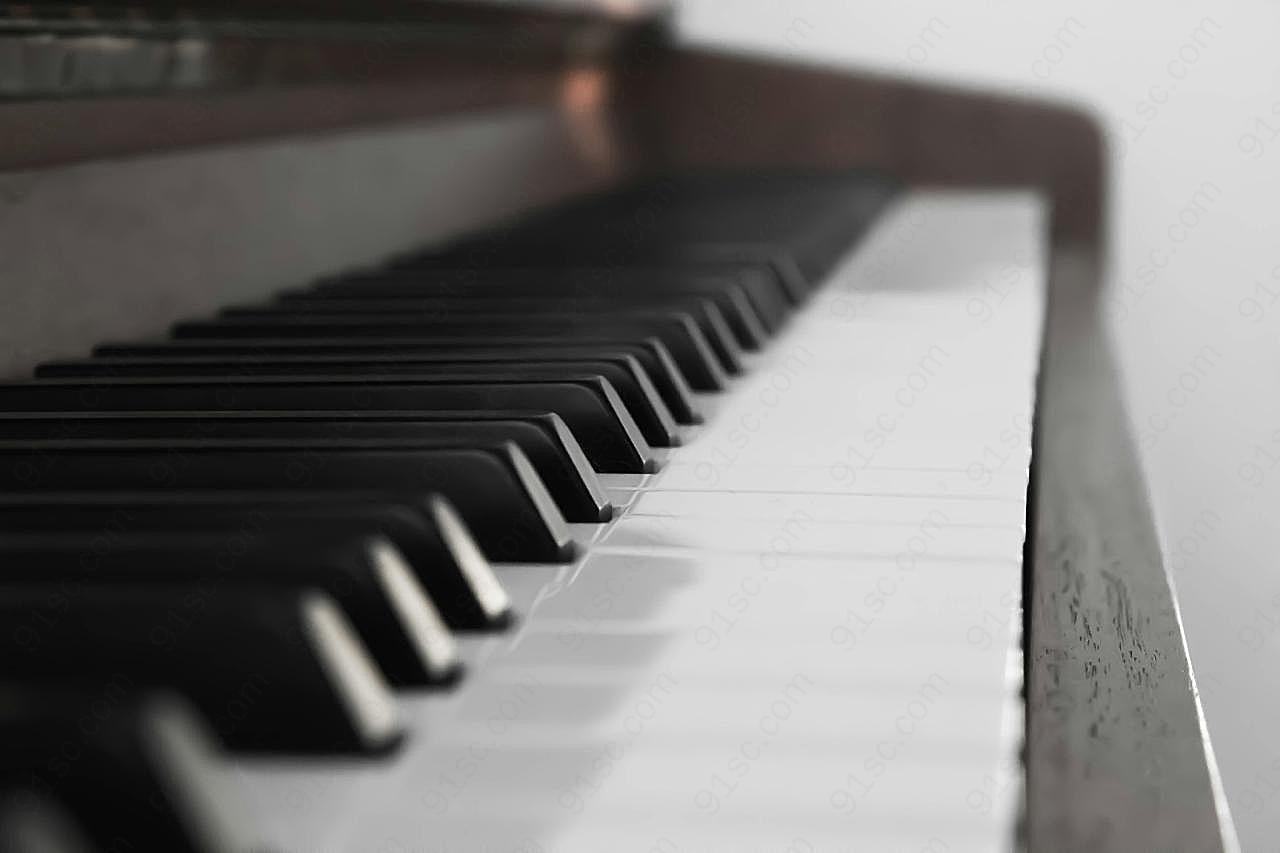 钢琴键盘黑白图片高清摄影