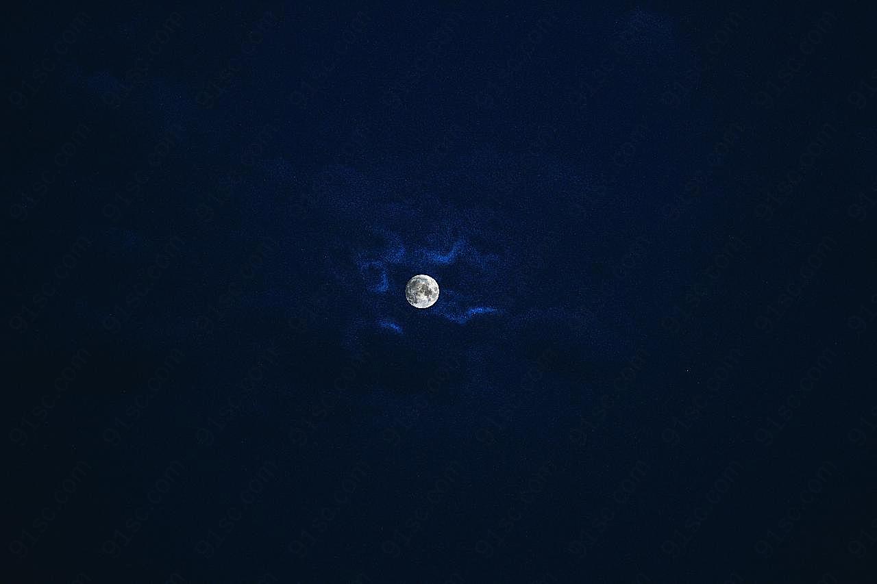 夜空中的月亮图片天空