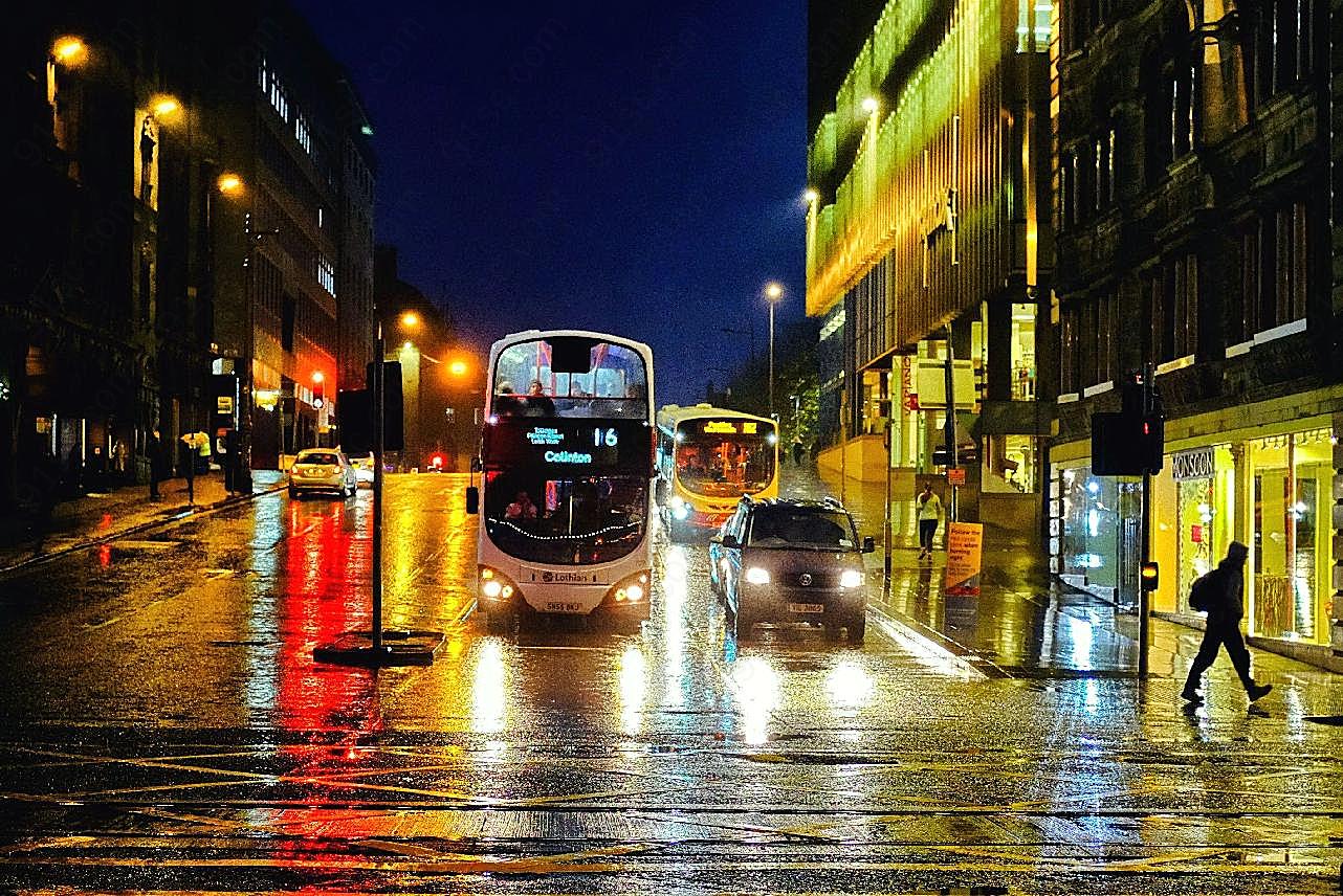 雨后城市街头夜景图片摄影