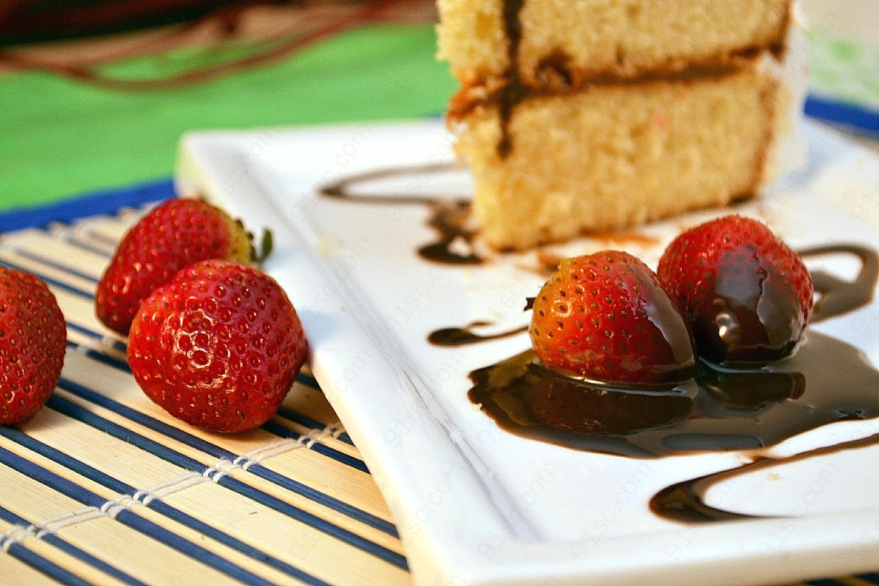 草莓和蛋糕图片高清餐饮
