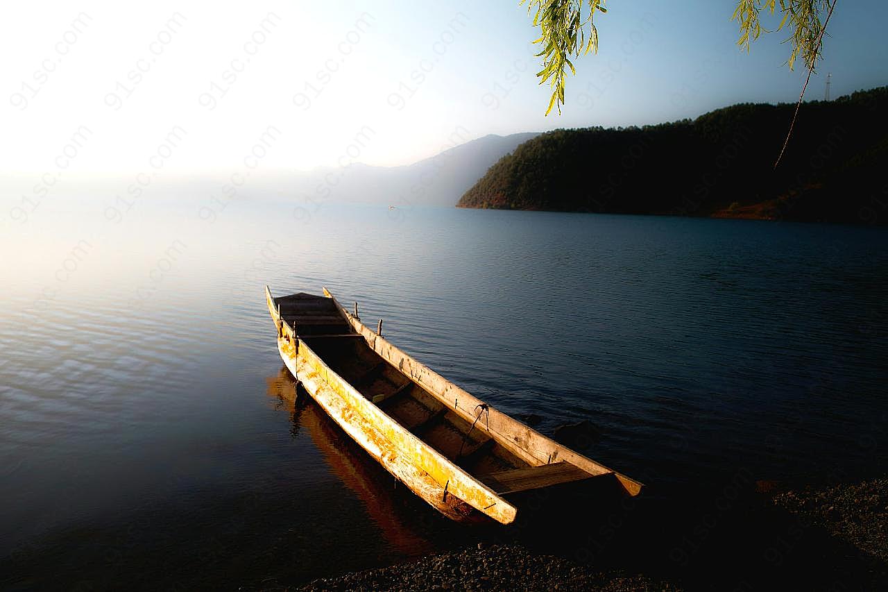 泸沽湖小船自然风景