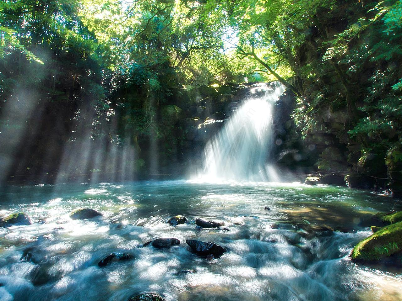 山林水流摄影