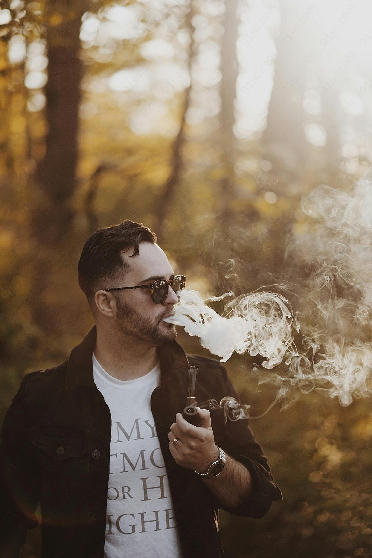 成熟男人抽烟头像图片人物速写