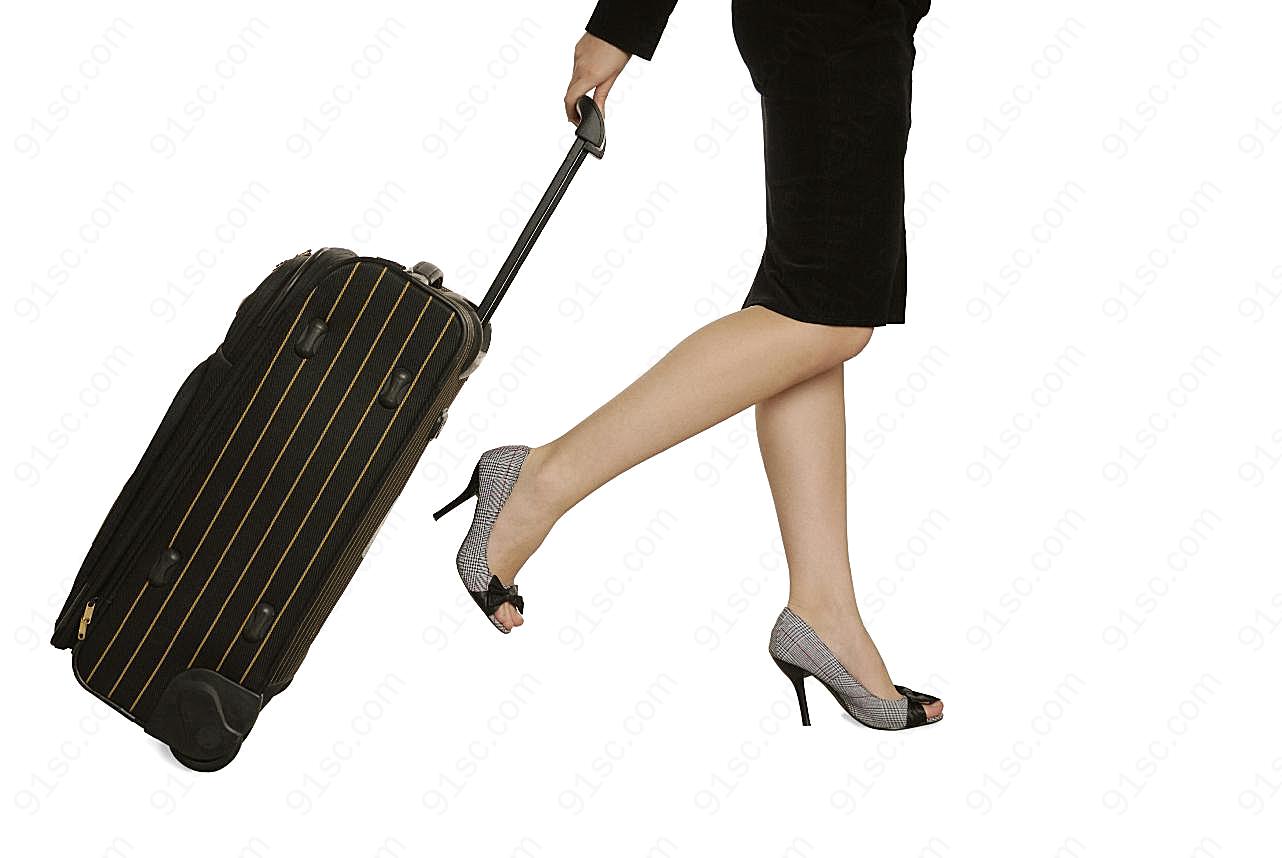 拉着行李箱的女人人物高清
