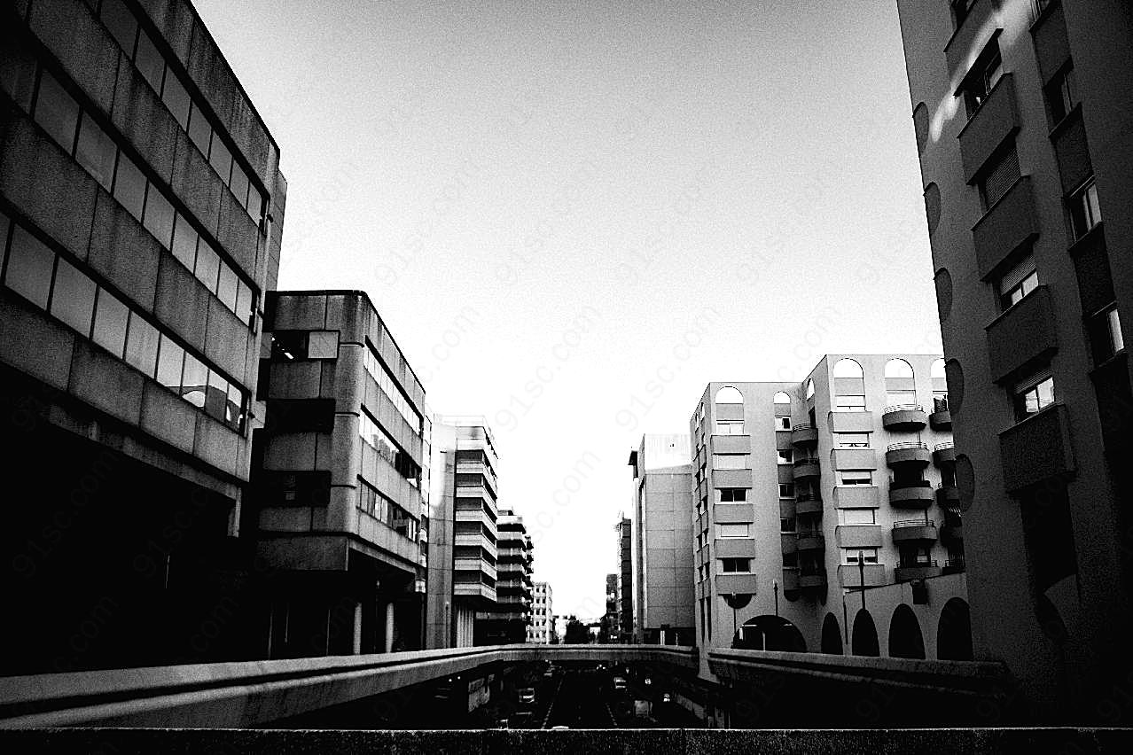 城市楼房黑白图片空间摄影