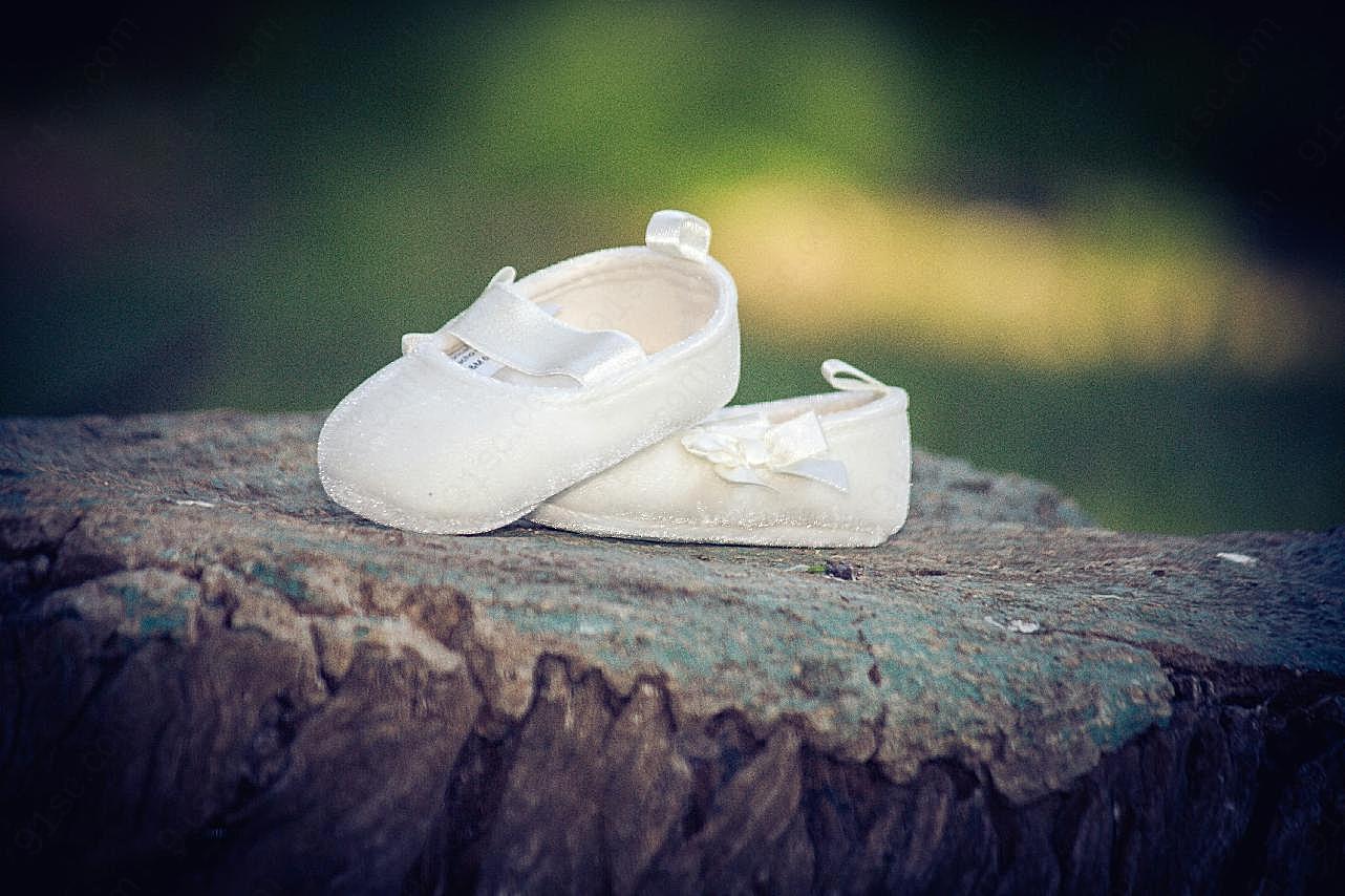 婴儿小白鞋图片生活