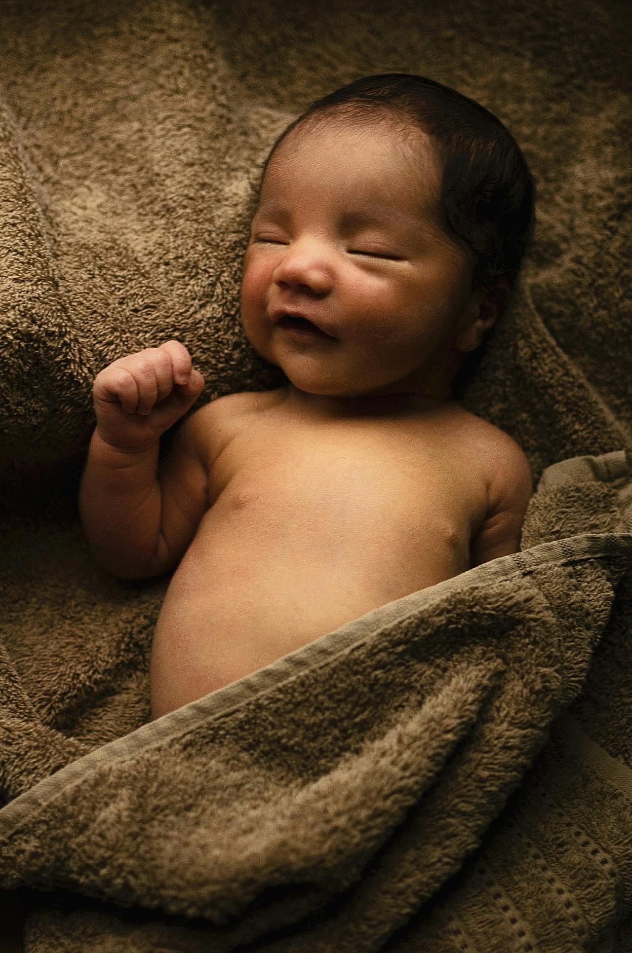 新生婴儿睡觉图片人物速写
