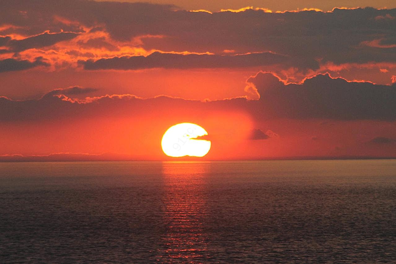海平面日落风景图片黄昏
