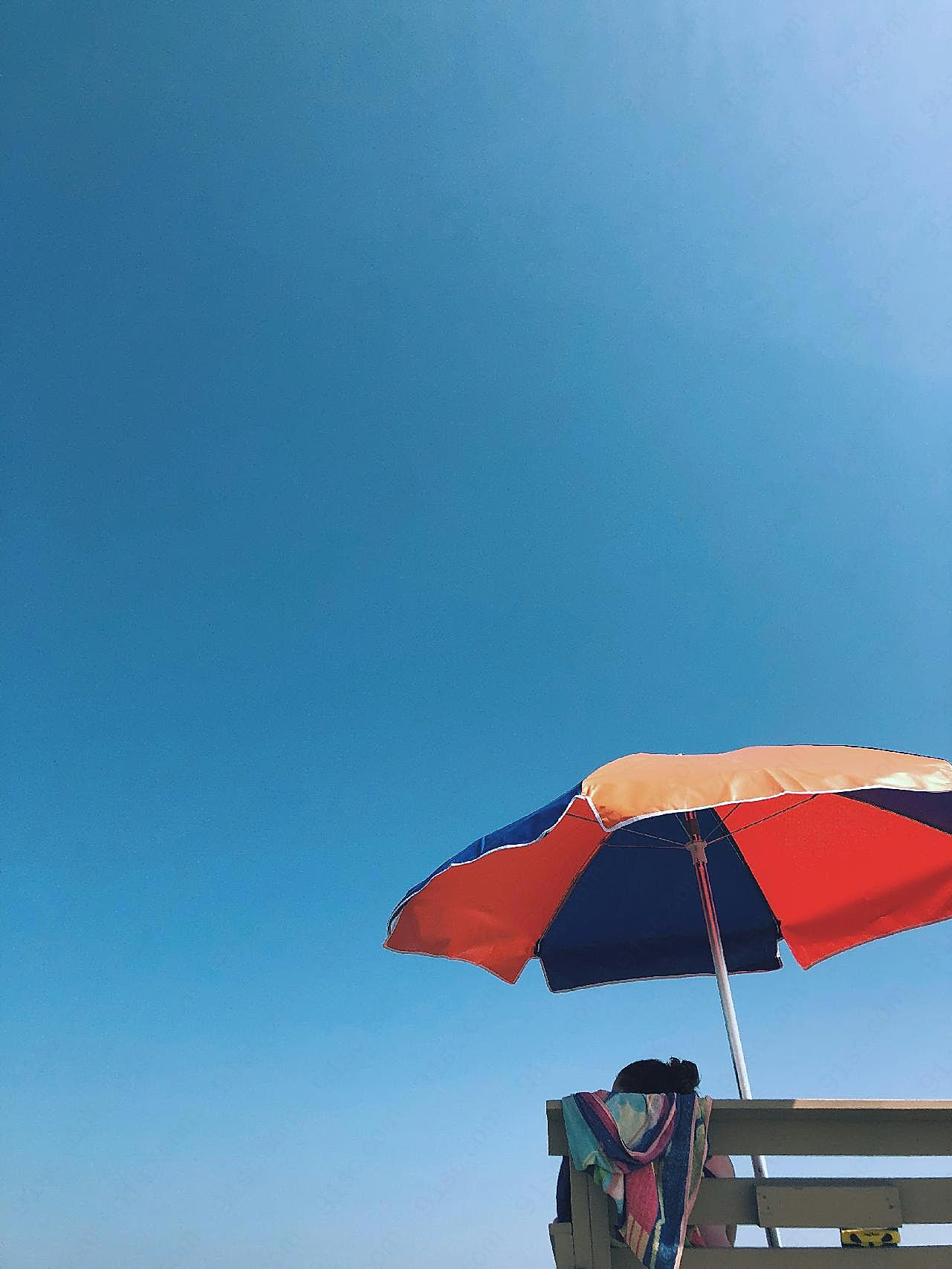 夏日遮阳伞图片夏日色彩图片