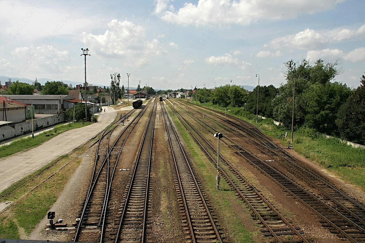 郊区铁路轨道图片高清摄影