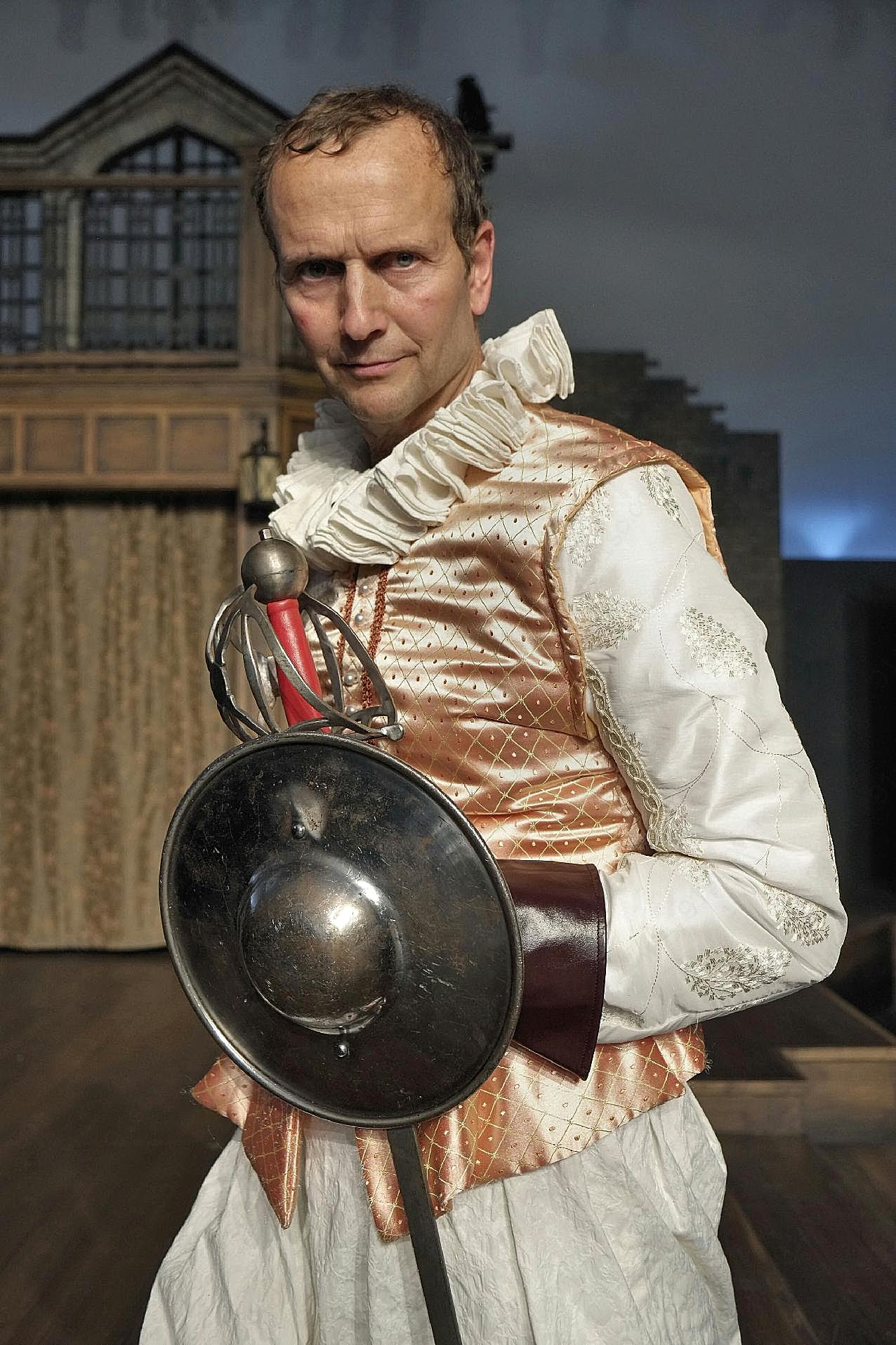 欧洲贵族男性服饰图片人物摄影