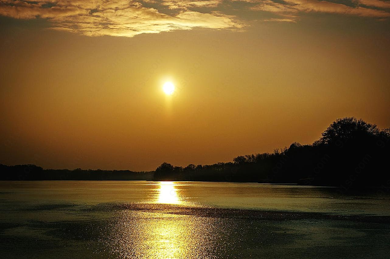 金色海平面日落图片自然摄影