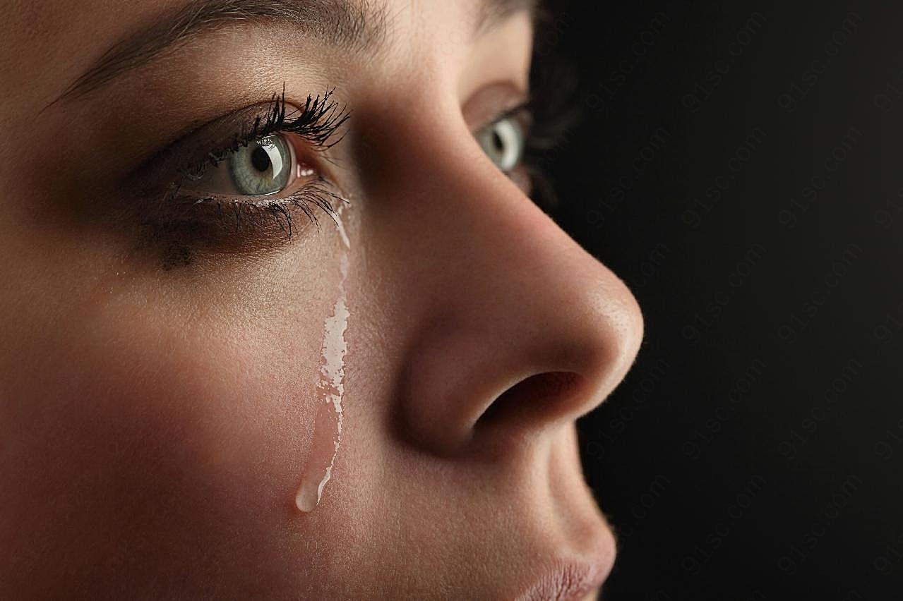 女生伤感流泪图片人物