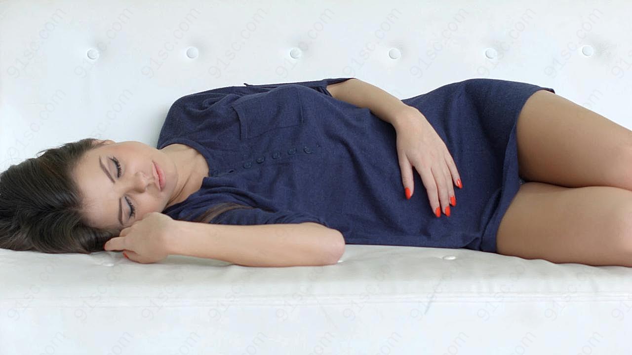 孕妇睡觉休息图片高清