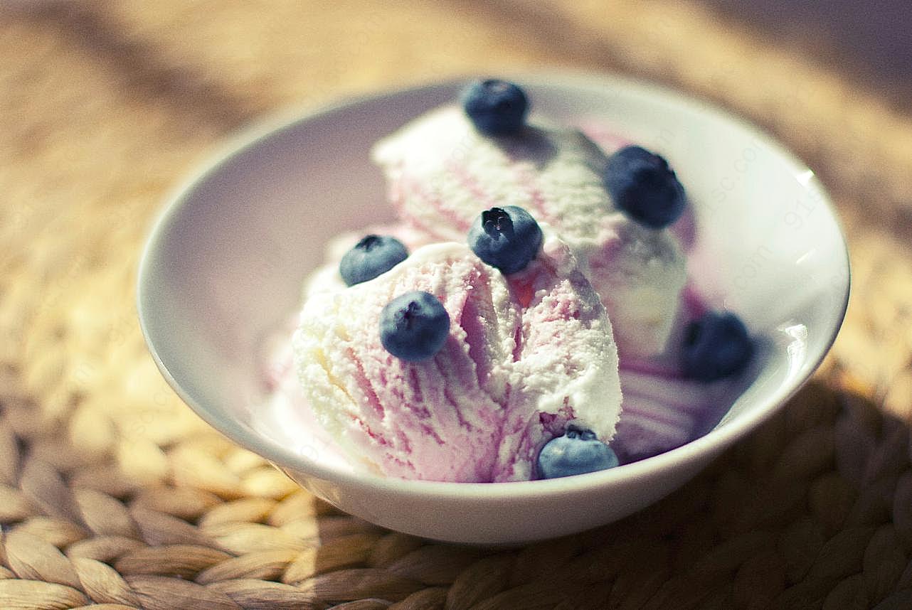 蓝莓冰激凌图片点心
