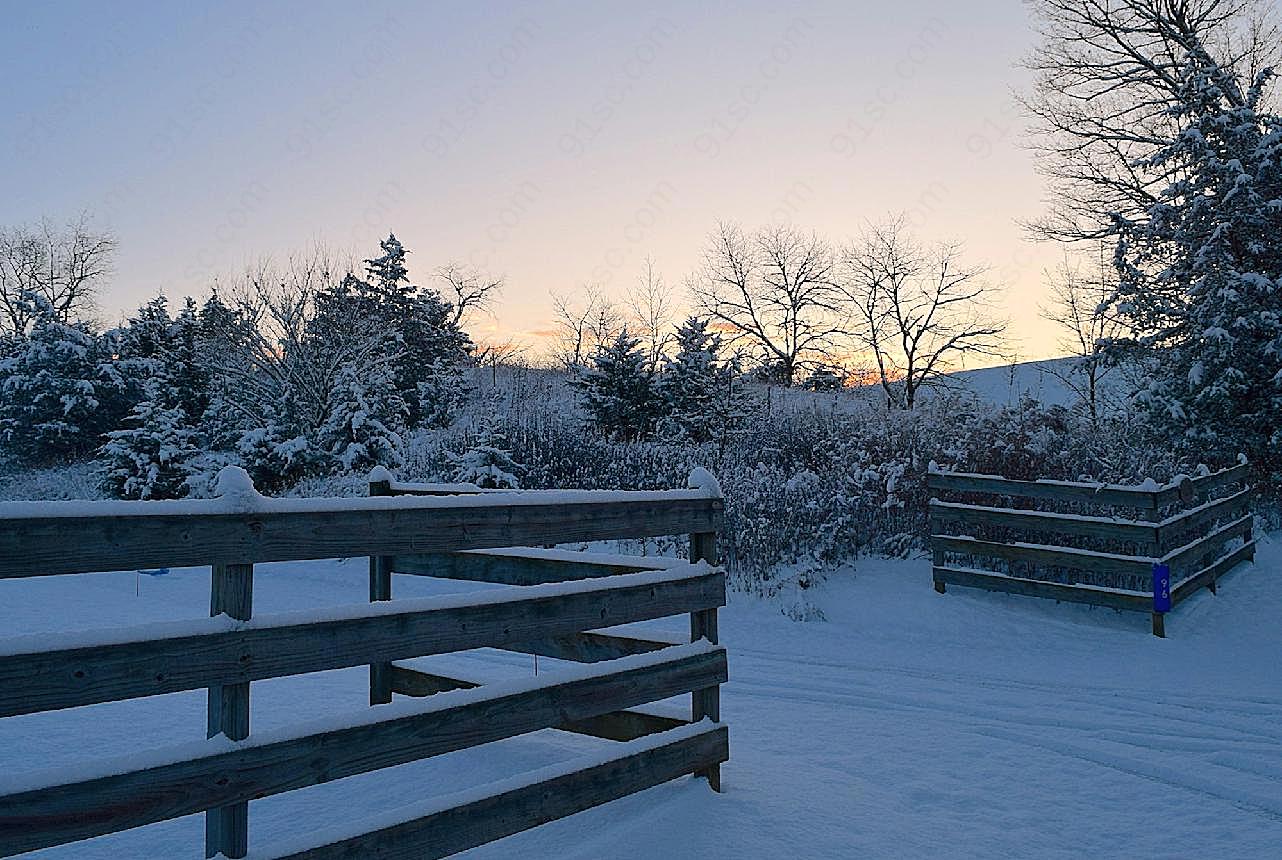 冬天户外篱笆图片雪景