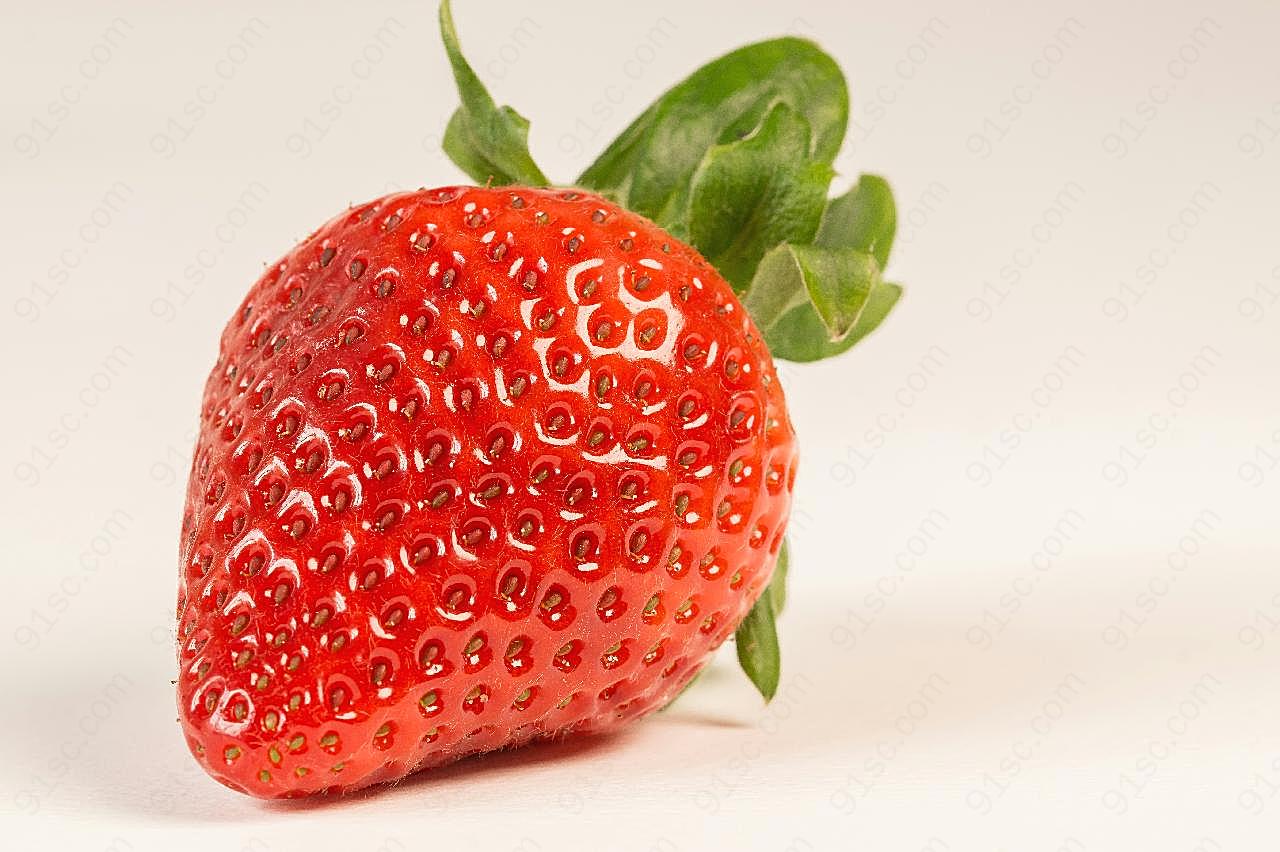 一颗大草莓图片生物
