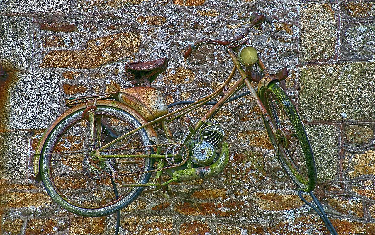 废弃旧自行车图片交通工具