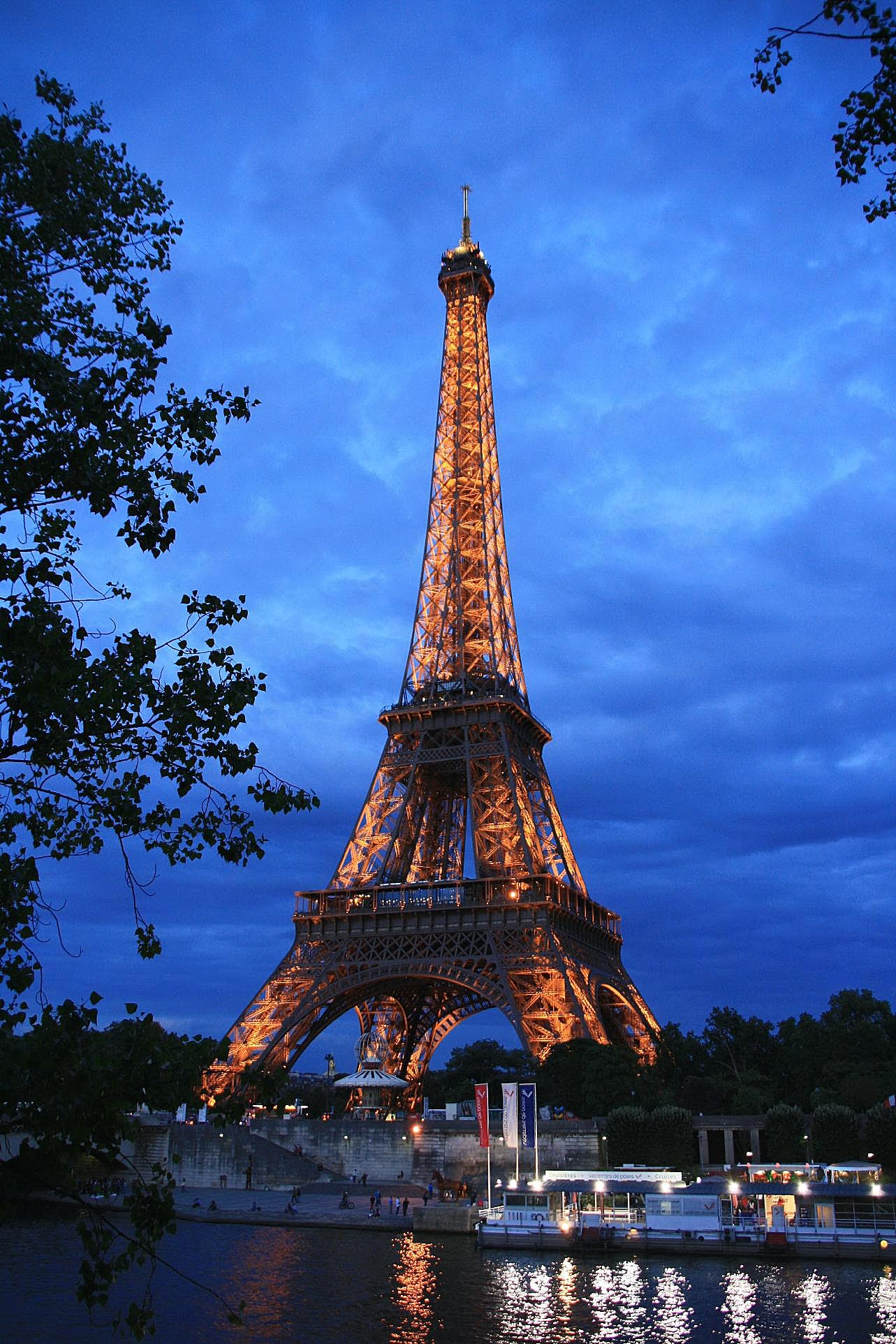 法国巴黎铁塔夜景图片建筑摄影